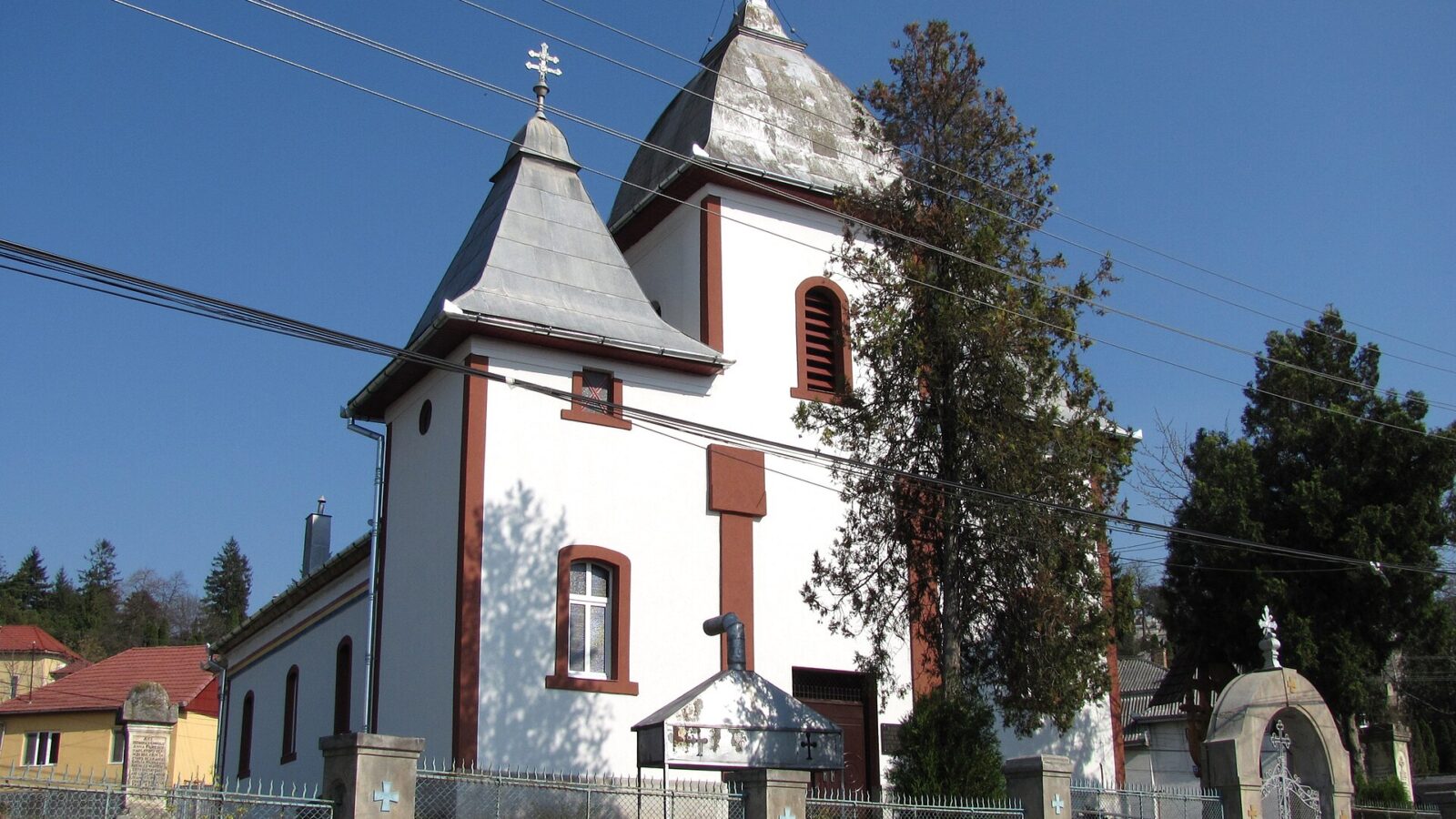 Biserica Între Români